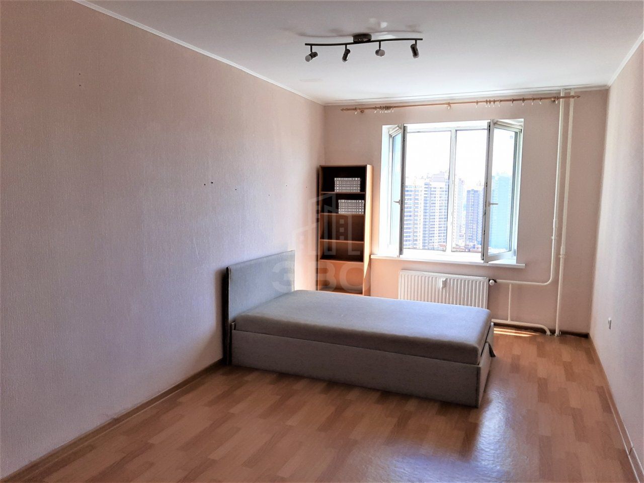 однокомнатная квартира в Санкт-Петербурге по адресу: Заречная ул., 37