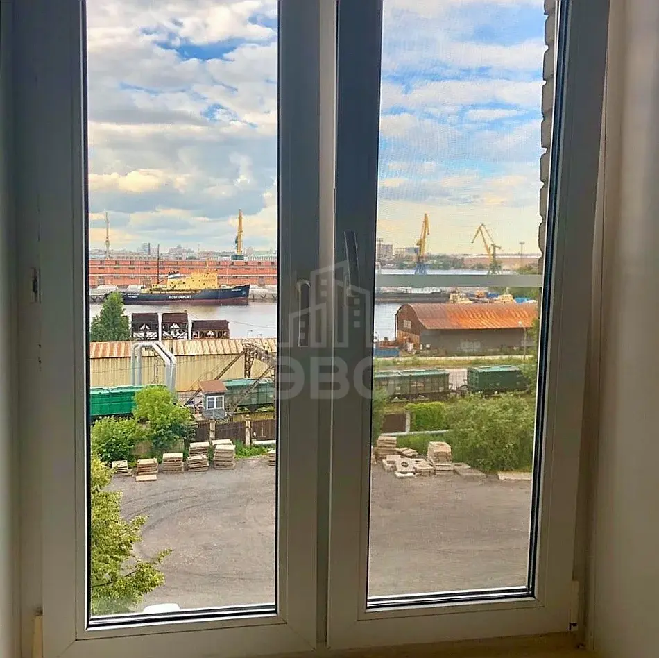 трехкомнатная квартира в Санкт-Петербурге по адресу: Двинская ул., 15