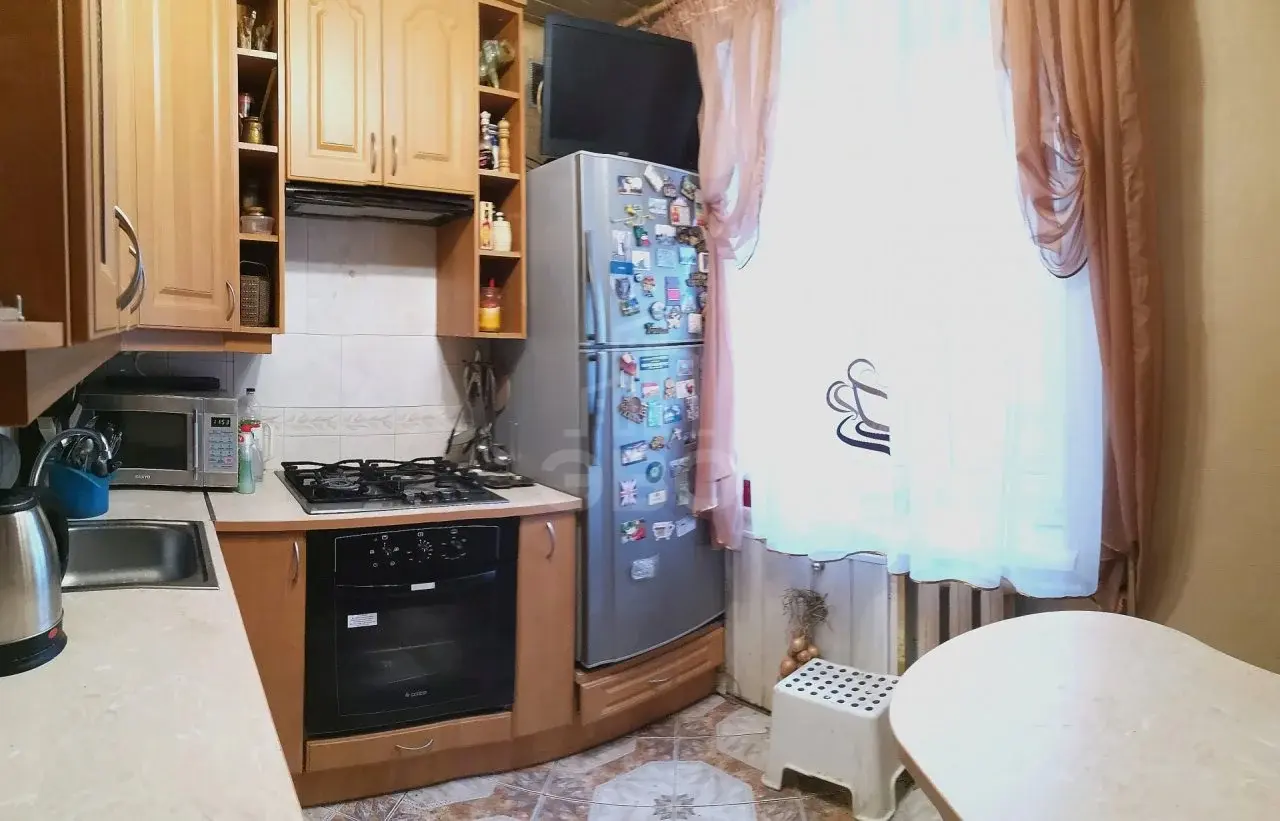 трехкомнатная квартира в Санкт-Петербурге по адресу: Двинская ул., 15