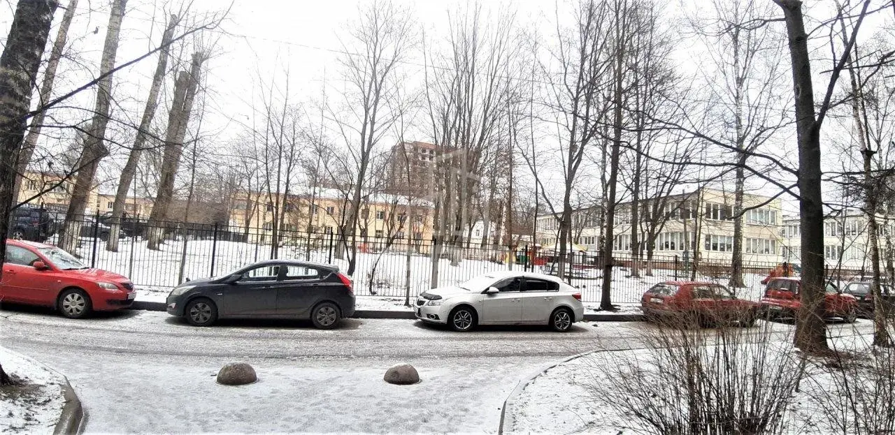 трехкомнатная квартира в Санкт-Петербурге по адресу: Замшина ул., 62