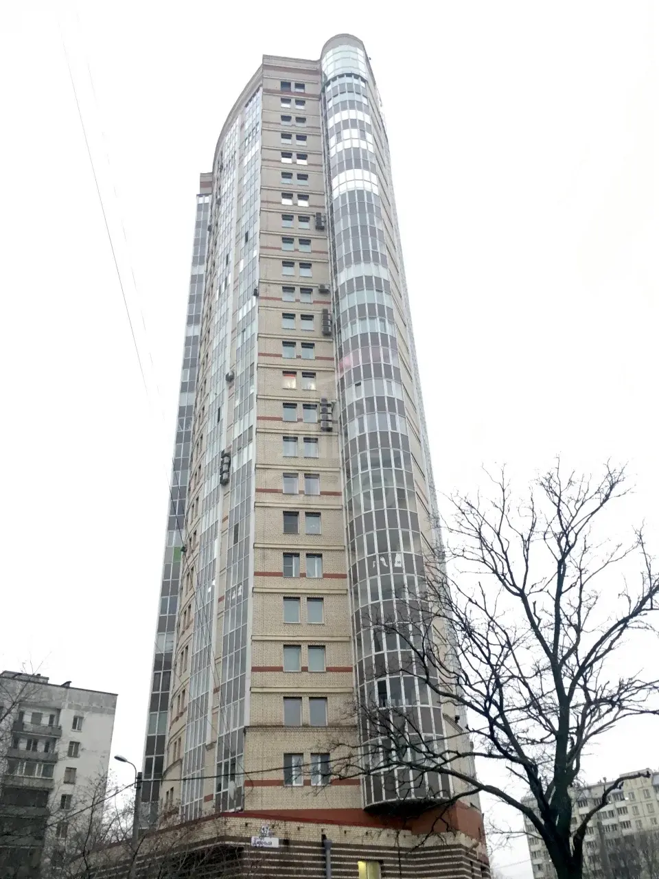 четырехкомнатная квартира в Санкт-Петербурге по адресу: Дачный проспект, 17, к 3