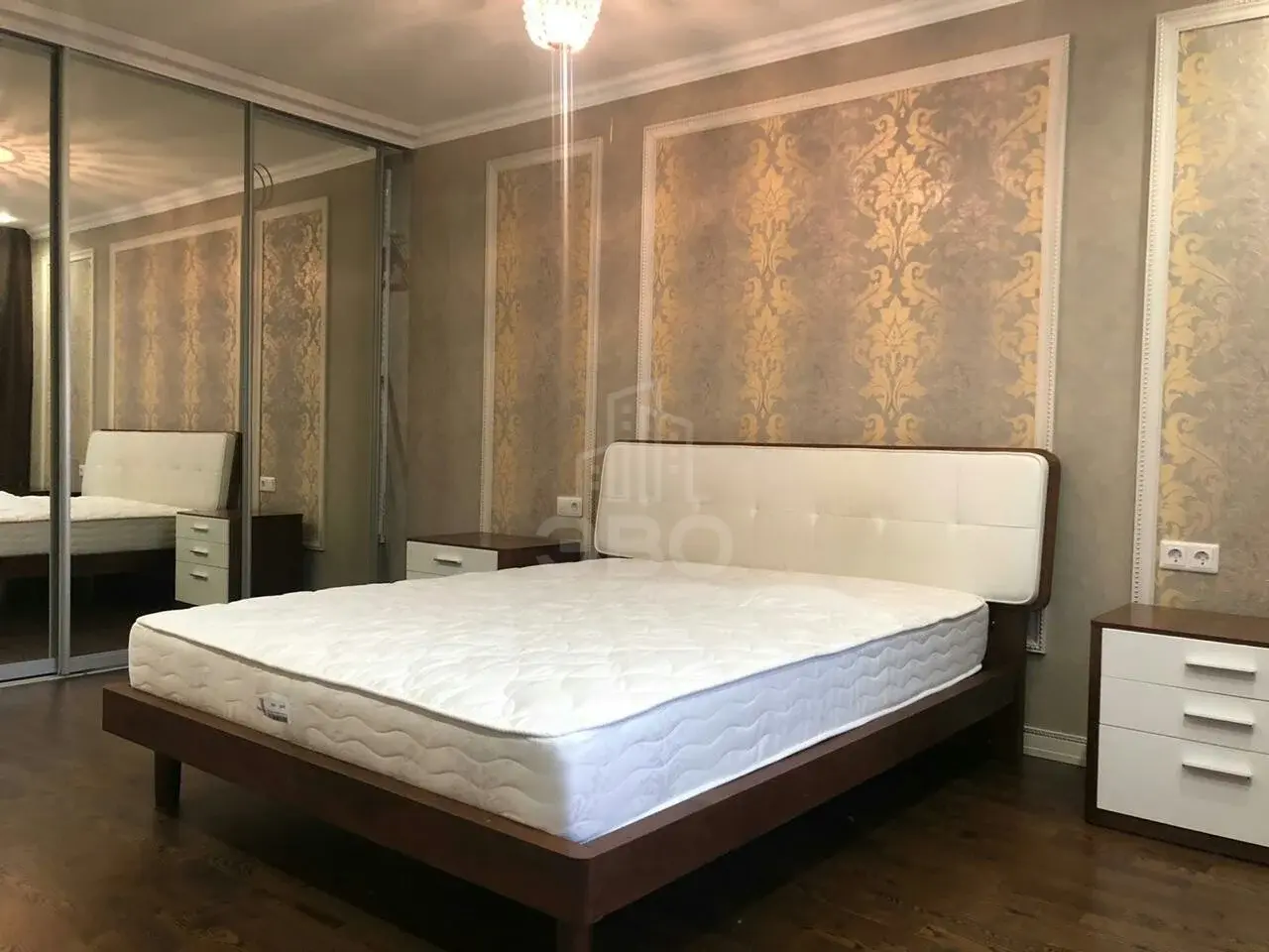 трехкомнатная квартира в Санкт-Петербурге по адресу: Егорова ул., 25