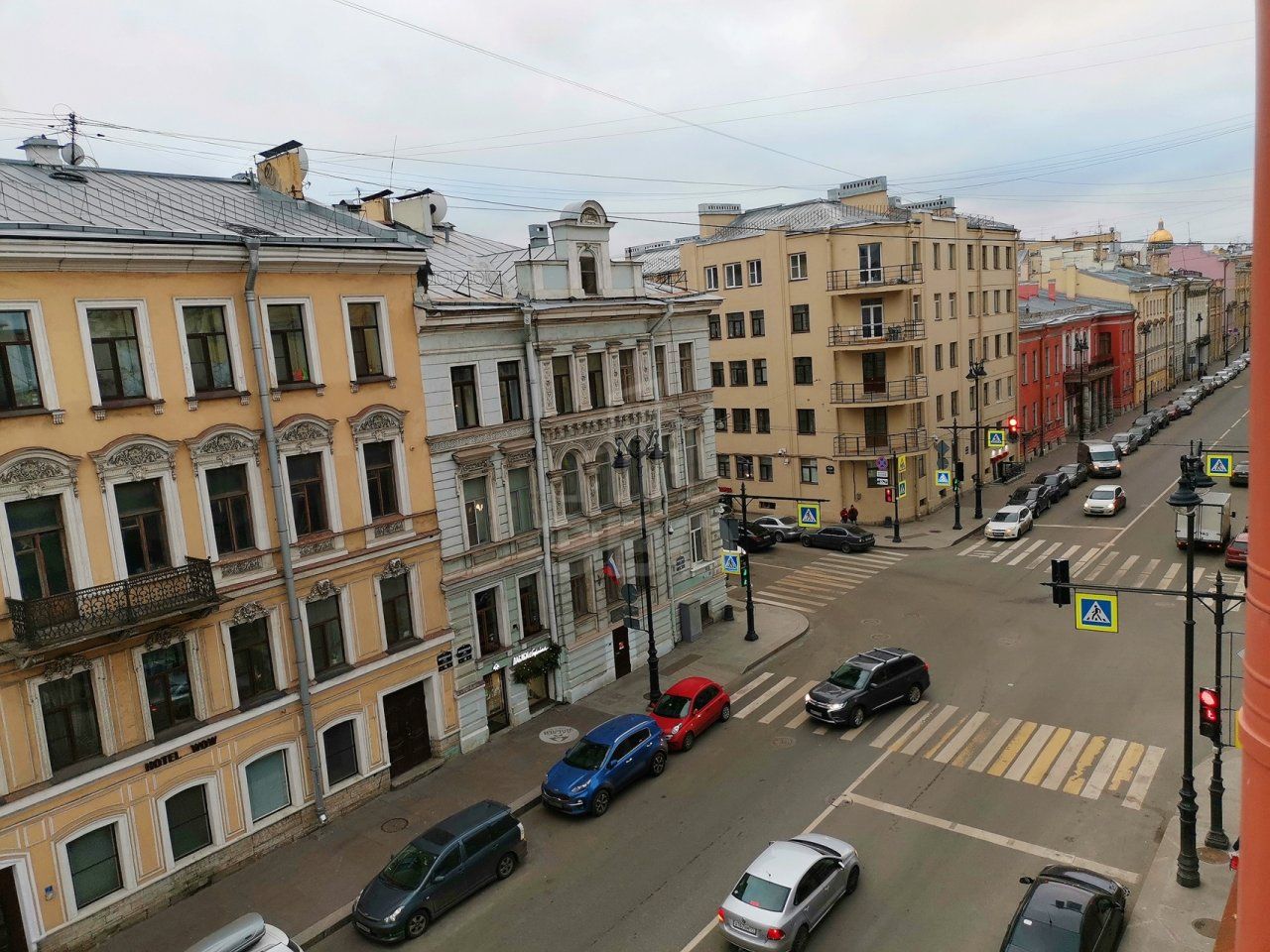 трехкомнатная квартира в Санкт-Петербурге по адресу: Миллионная ул., 19