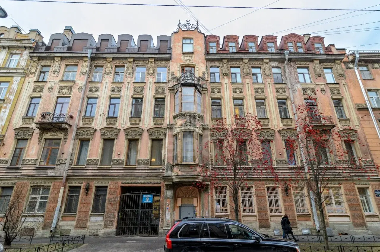 трехкомнатная квартира в Санкт-Петербурге по адресу: 7-я Красноармейская ул., 7