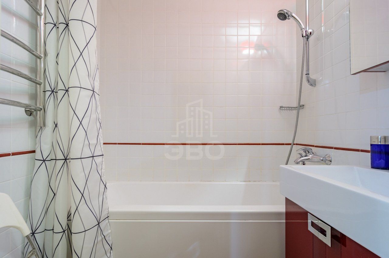 двухкомнатная квартира в Санкт-Петербурге по адресу: Маршала Казакова ул., 14