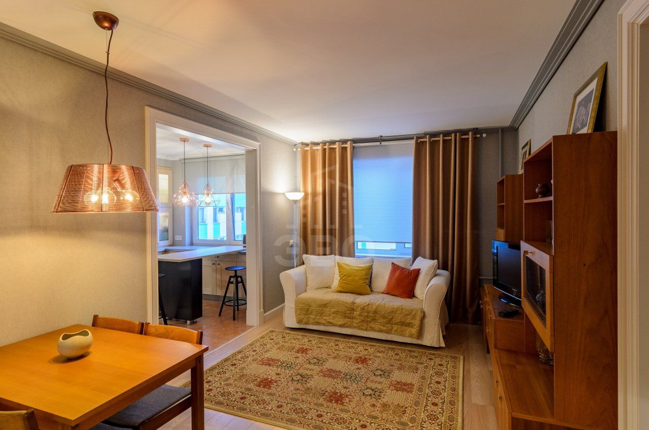 двухкомнатная квартира в Санкт-Петербурге по адресу: Маршала Казакова ул., 14