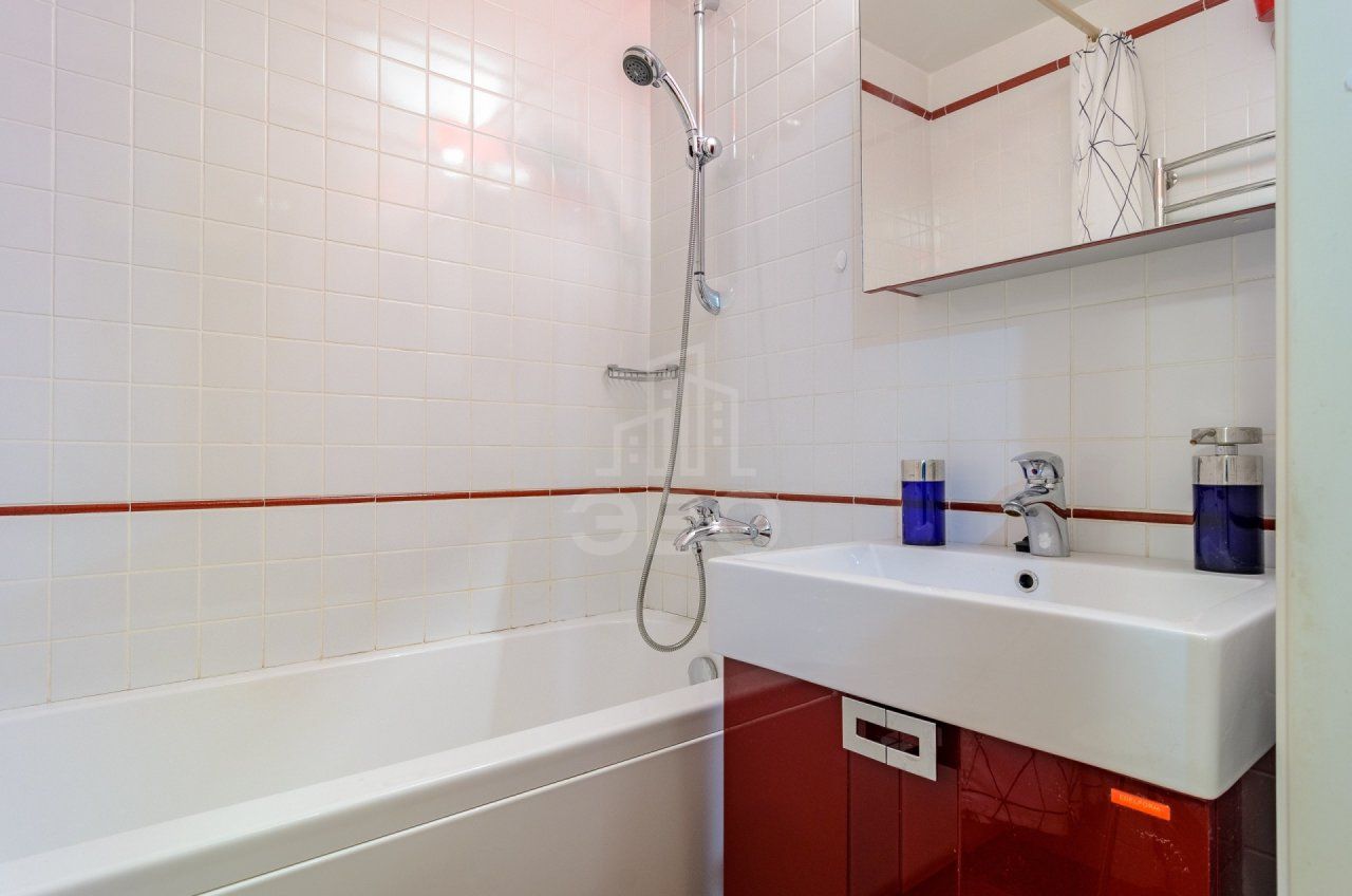 двухкомнатная квартира в Санкт-Петербурге по адресу: Маршала Казакова ул., 14