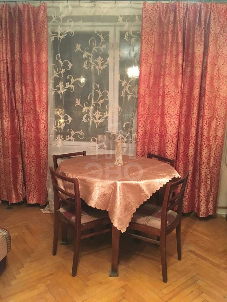 однокомнатная квартира в Санкт-Петербурге по адресу: Конюшенная ул., 27/44