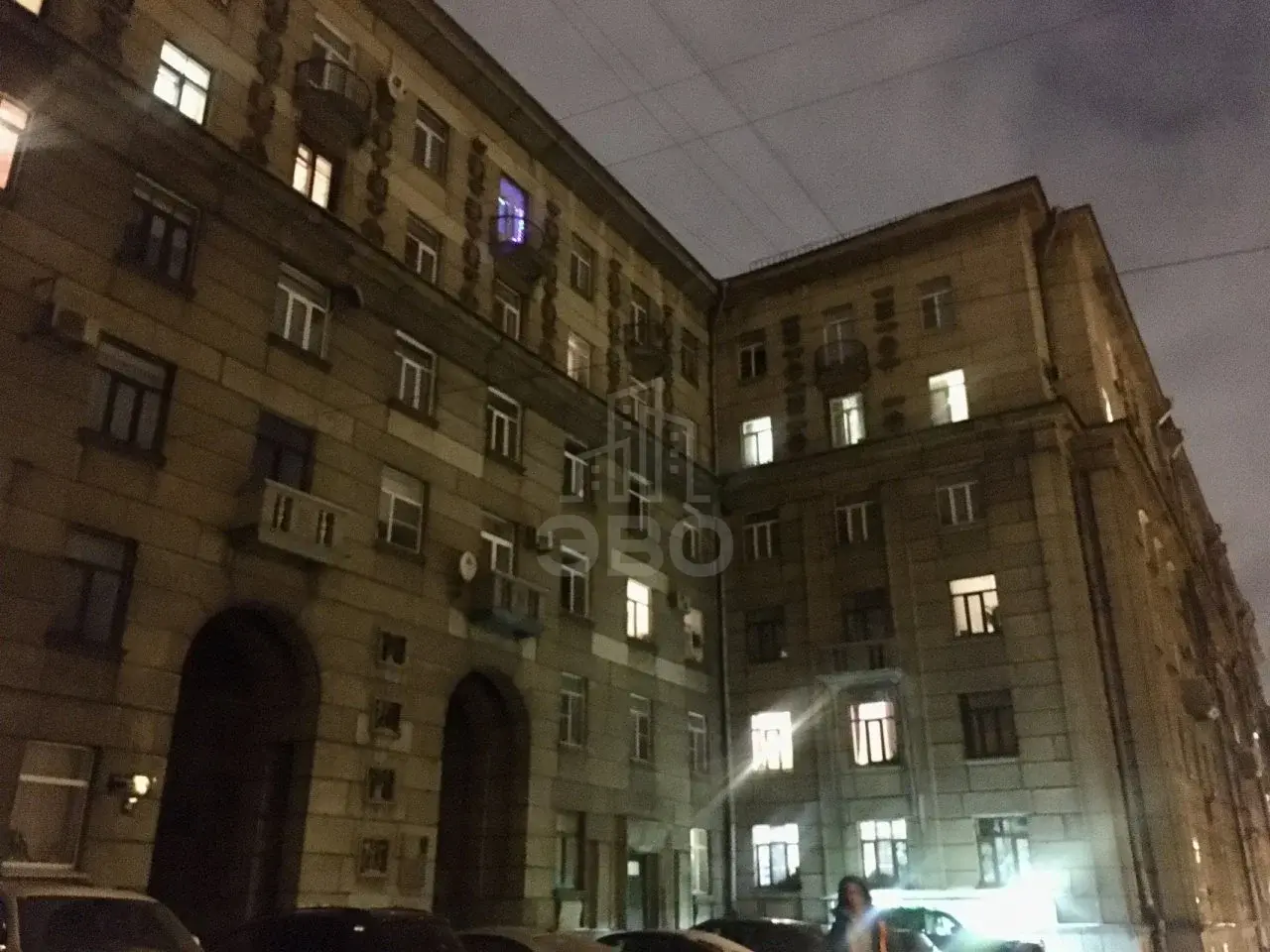 четырехкомнатная квартира в Санкт-Петербурге по адресу: Кузнецовская ул., 46