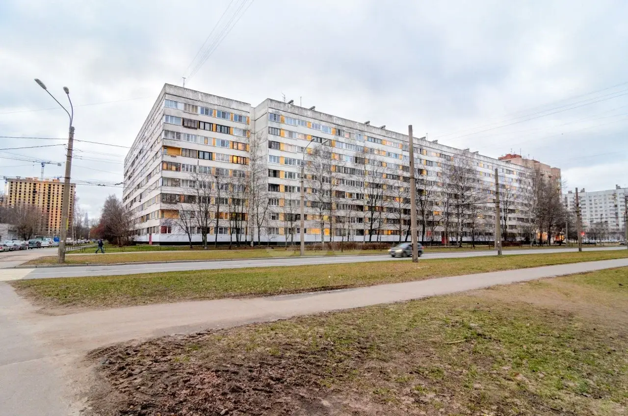 однокомнатная квартира в Санкт-Петербурге по адресу: Серебристый б-р., 6, к 1