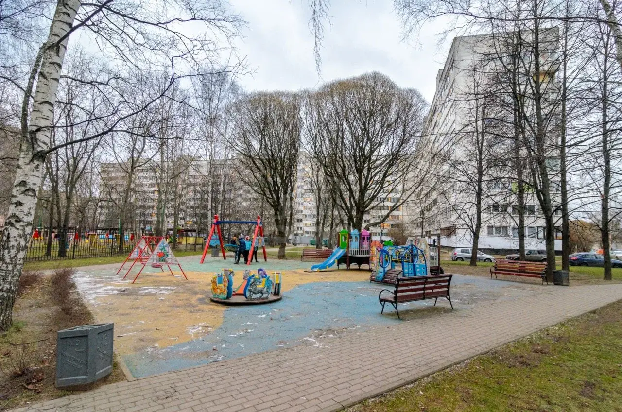 однокомнатная квартира в Санкт-Петербурге по адресу: Серебристый б-р., 6, к 1