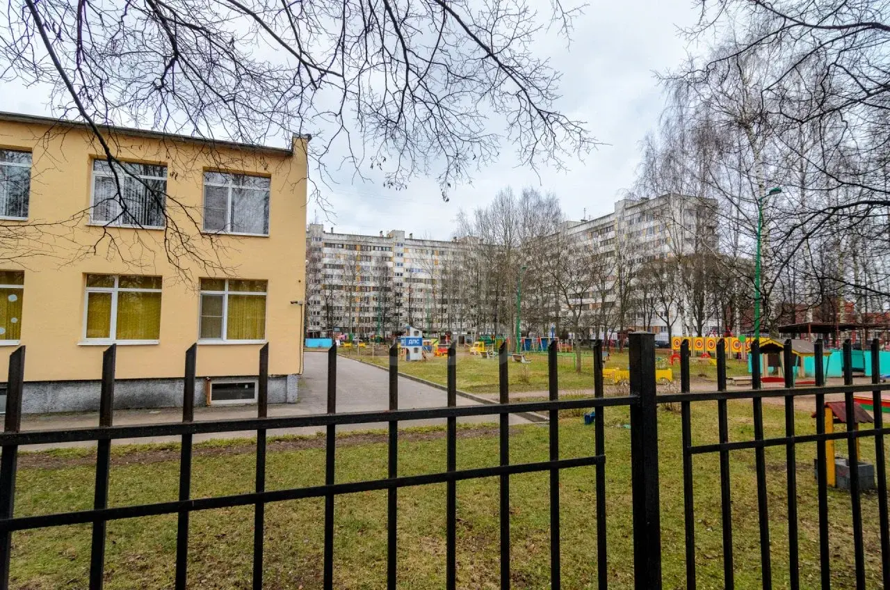 однокомнатная квартира в Санкт-Петербурге по адресу: Серебристый б-р., 6, к 1