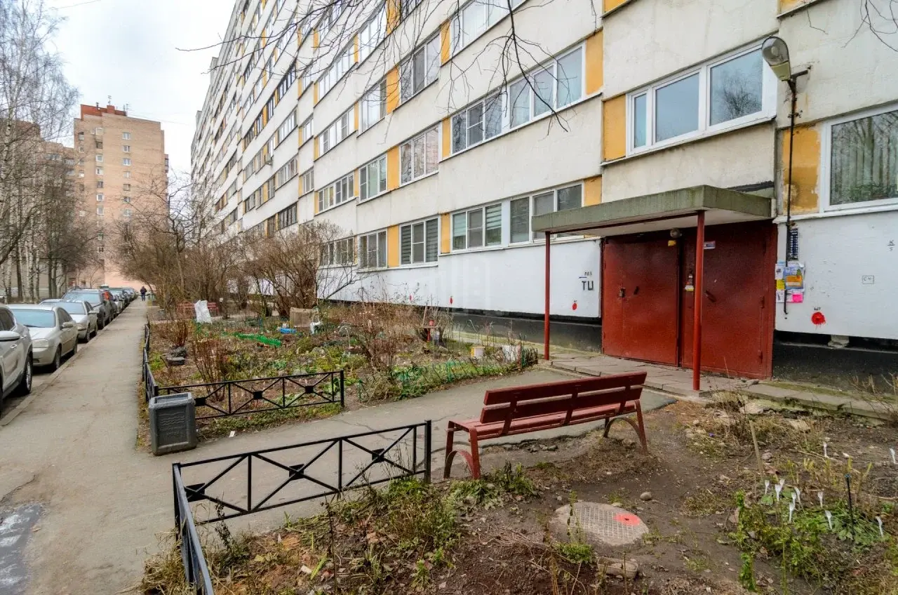 однокомнатная квартира в Санкт-Петербурге по адресу: Серебристый б-р., 6, к 1