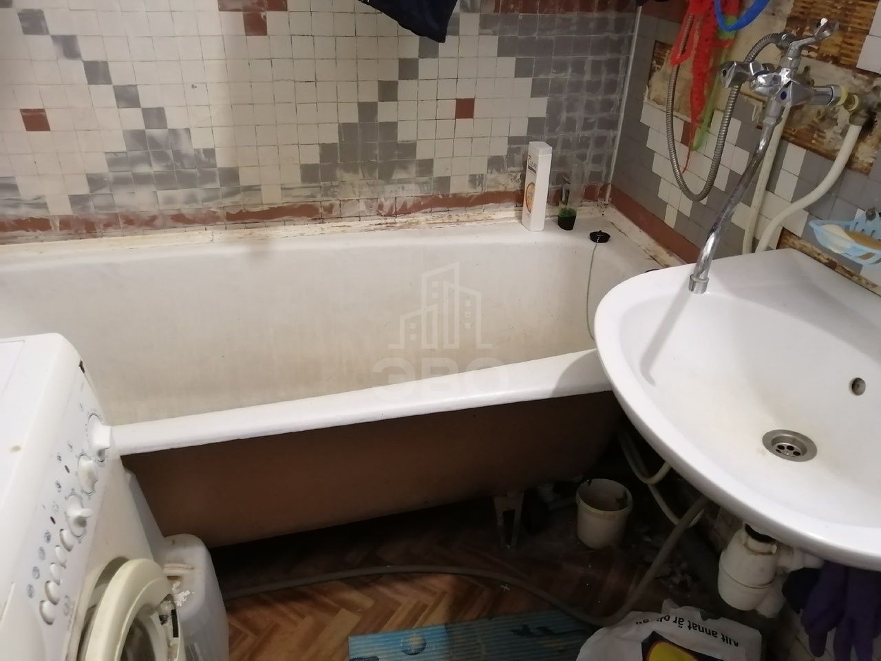 комната в Санкт-Петербурге по адресу: Дыбенко ул., 12, к 1