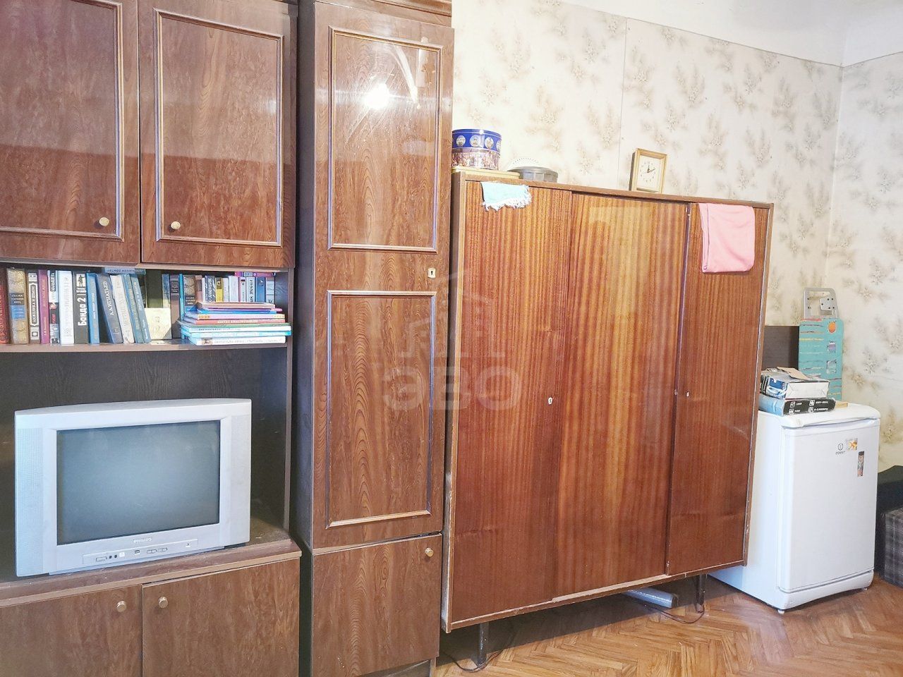 трехкомнатная квартира в Санкт-Петербурге по адресу: Ткачей ул., 48