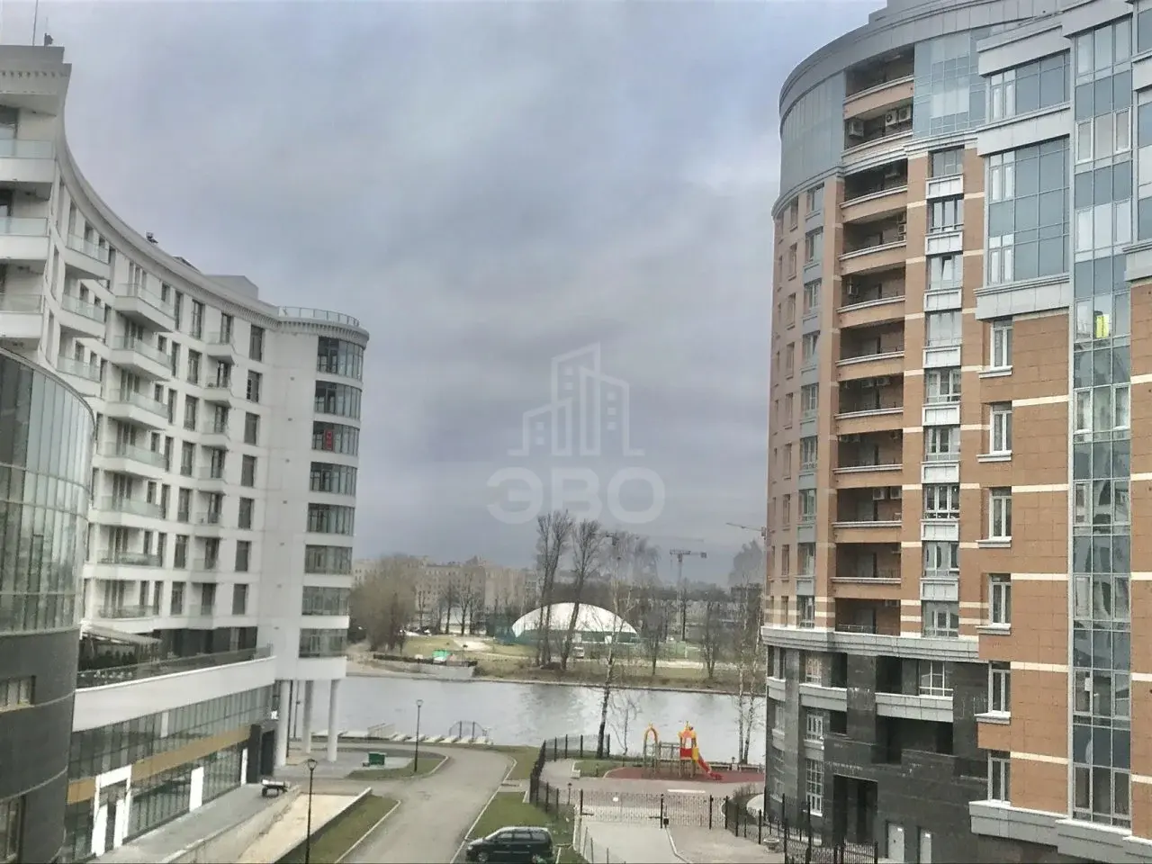 трехкомнатная квартира в Санкт-Петербурге по адресу: Пионерская ул., 50