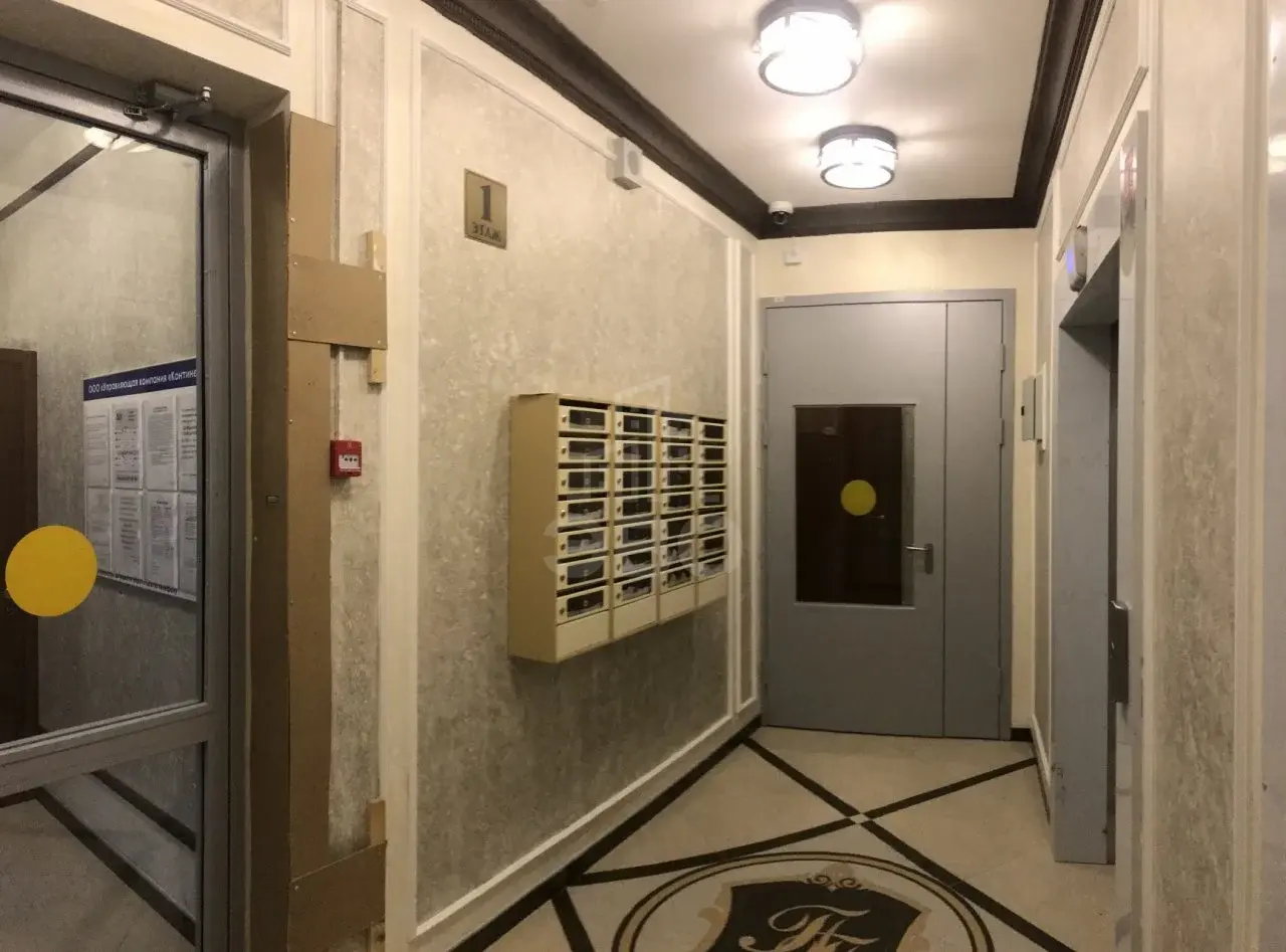 трехкомнатная квартира в Санкт-Петербурге по адресу: Пионерская ул., 50