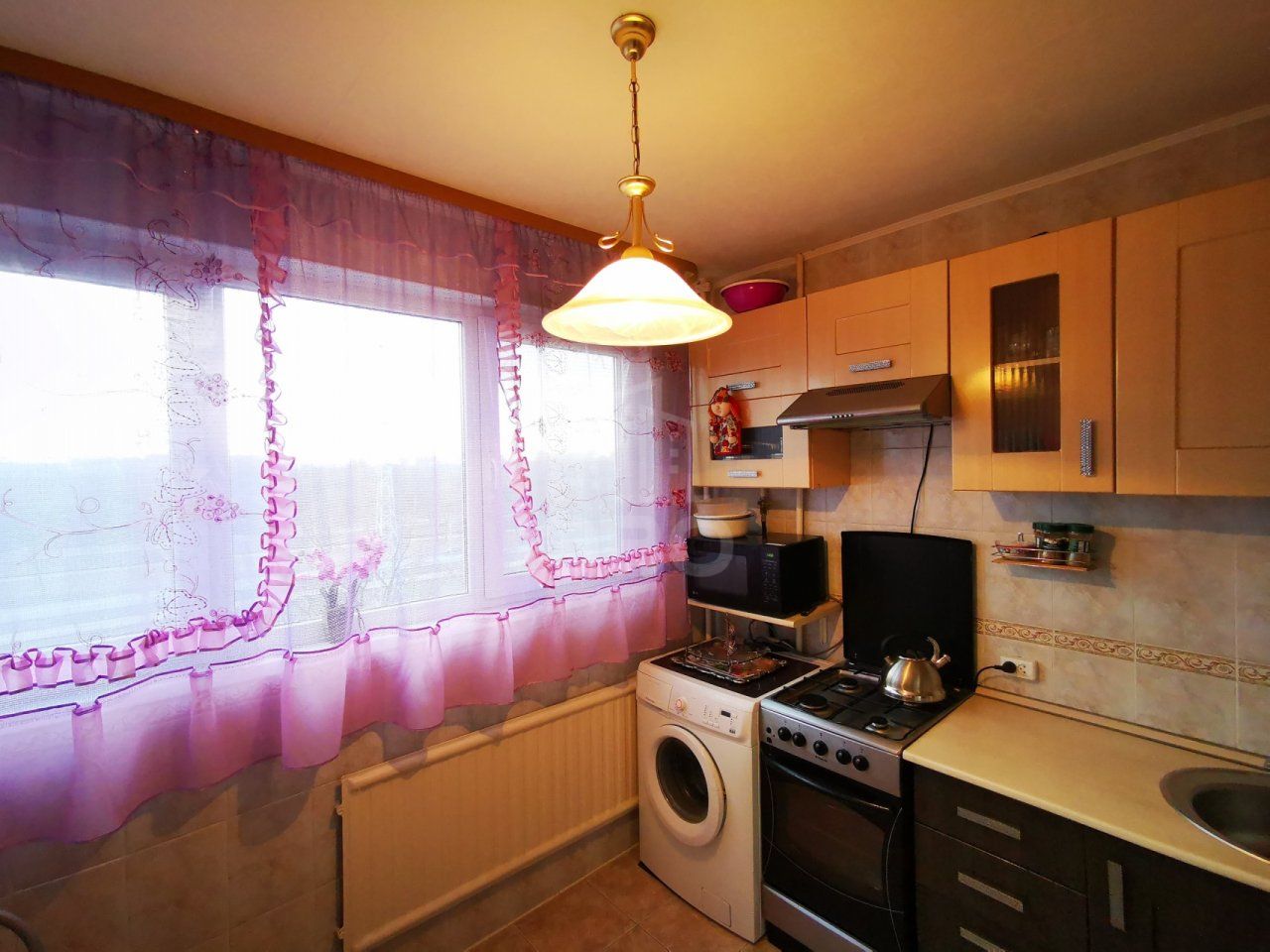 трехкомнатная квартира в Санкт-Петербурге по адресу: Петергофское ш., 7, к 1