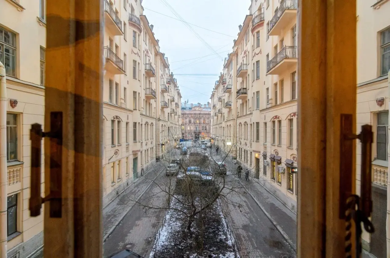 трехкомнатная квартира в Санкт-Петербурге по адресу: Рубинштейна ул., 23