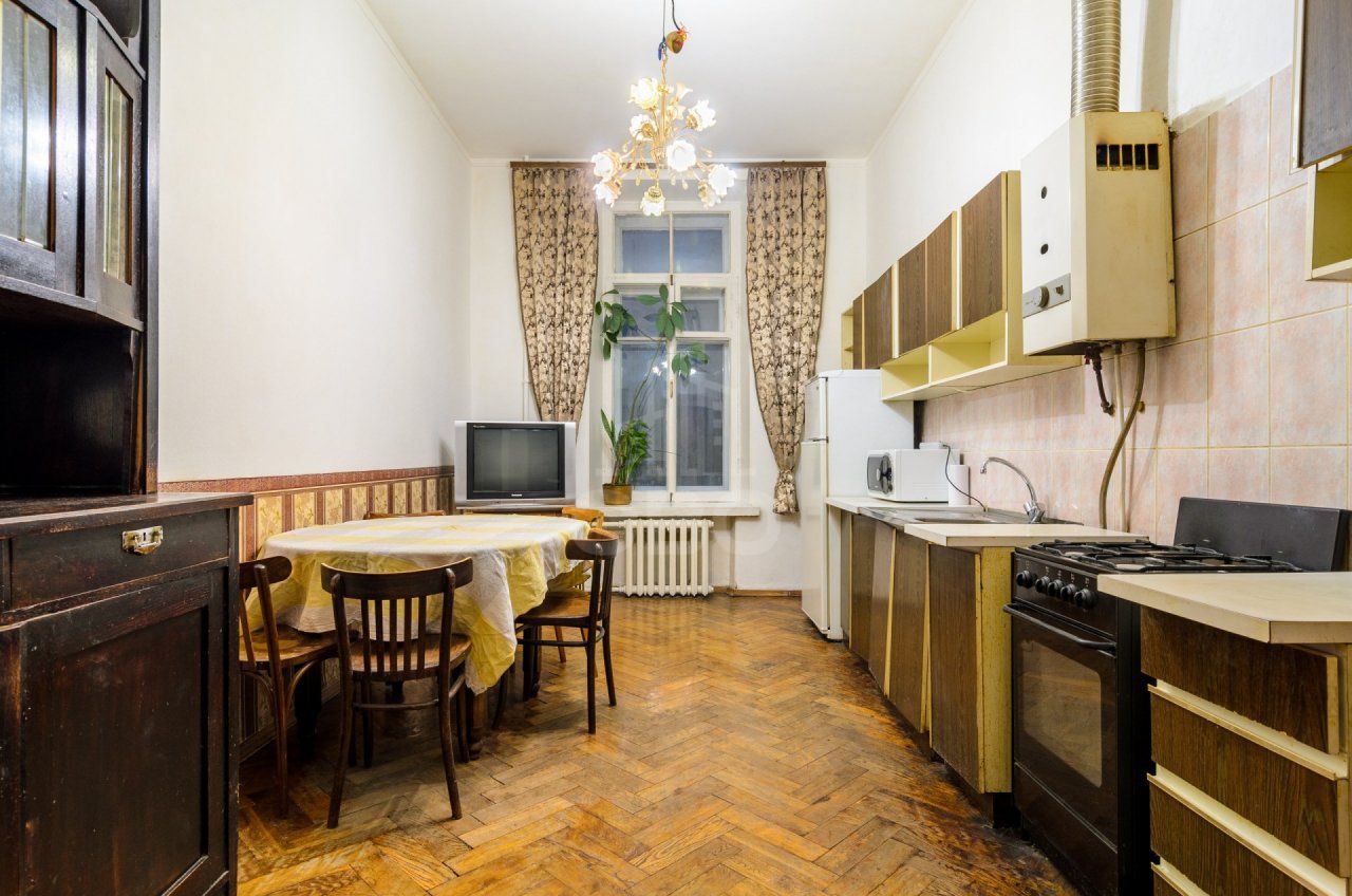 трехкомнатная квартира в Санкт-Петербурге по адресу: Рубинштейна ул., 23