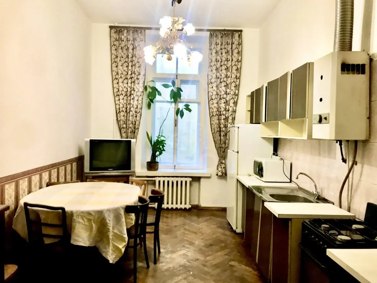 трехкомнатная квартира в Санкт-Петербурге по адресу: Рубинштейна ул., 23