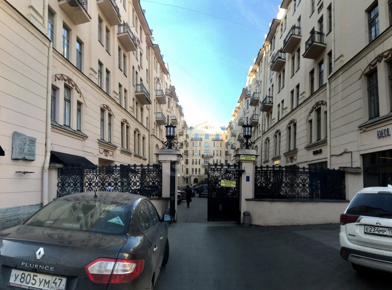 трехкомнатная квартира в Санкт-Петербурге по адресу: Рубинштейна ул., 23