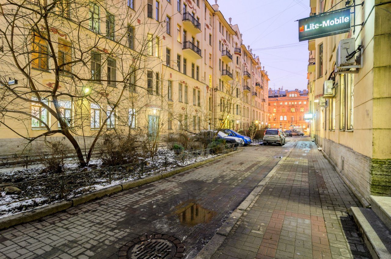 трехкомнатная квартира в Санкт-Петербурге по адресу: Рубинштейна ул., 23