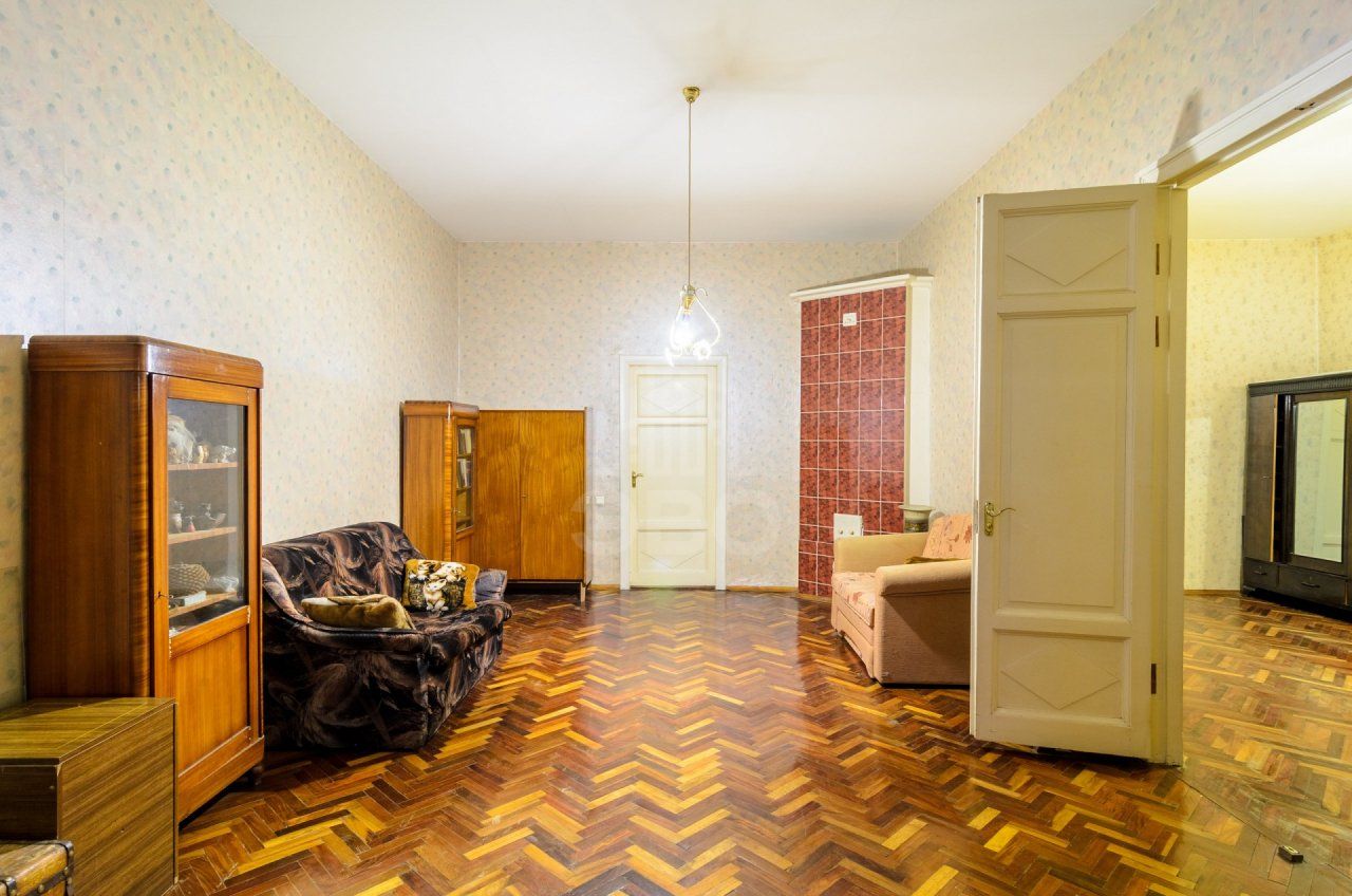 трехкомнатная квартира в Санкт-Петербурге по адресу: Рубинштейна ул., 23