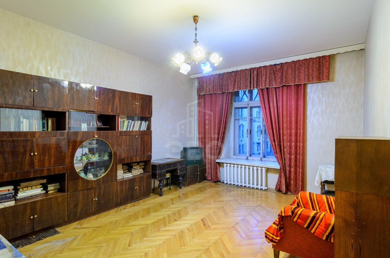 трехкомнатная квартира в Санкт-Петербурге по адресу: Рубинштейна ул., 23