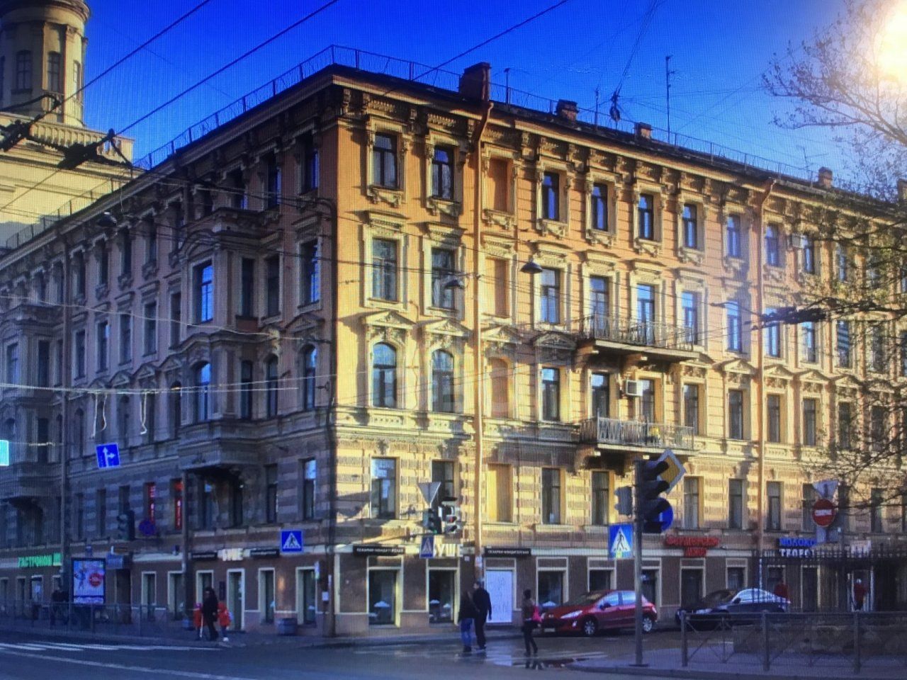 трехкомнатная квартира в Санкт-Петербурге по адресу: 4-я Красноармейская ул., 2/35