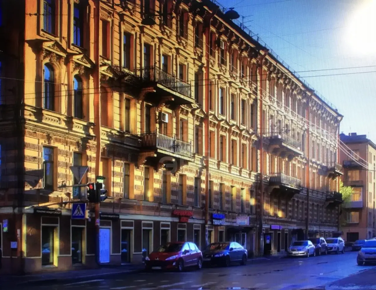 трехкомнатная квартира в Санкт-Петербурге по адресу: 4-я Красноармейская ул., 2/35