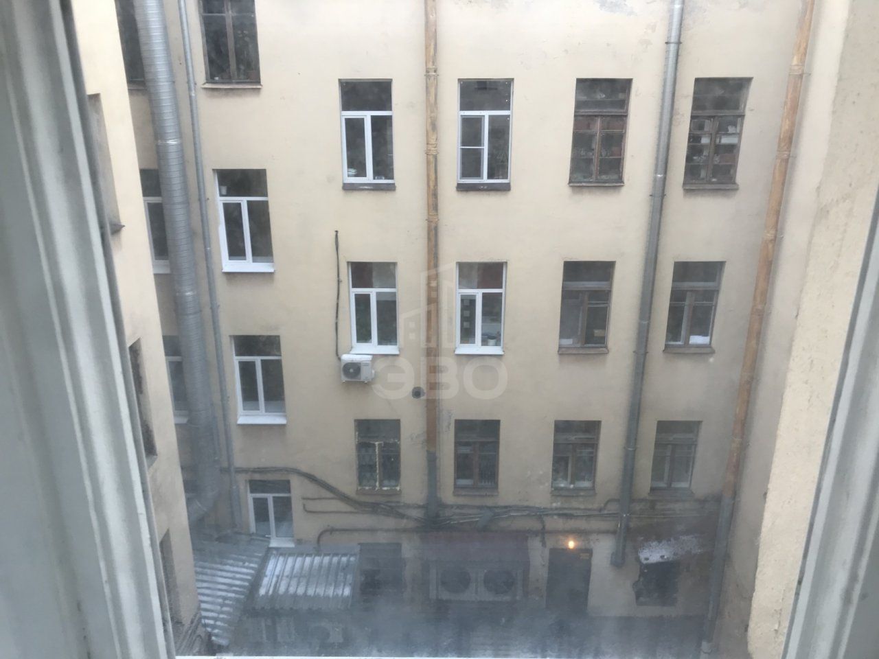 трехкомнатная квартира в Санкт-Петербурге по адресу: 4-я Красноармейская ул., 2/35