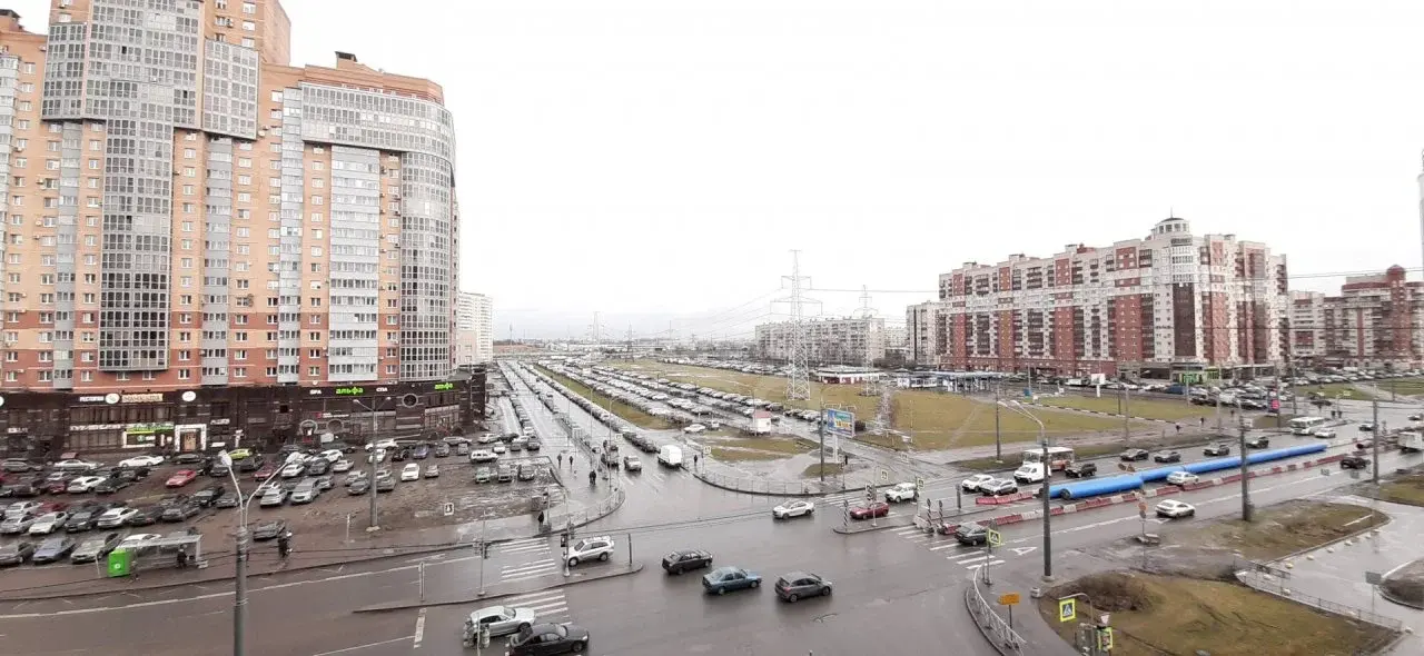 трехкомнатная квартира в Санкт-Петербурге по адресу: Ленинский проспект, 81, к 1