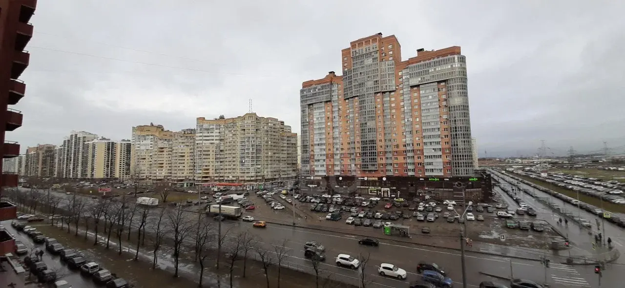 трехкомнатная квартира в Санкт-Петербурге по адресу: Ленинский проспект, 81, к 1