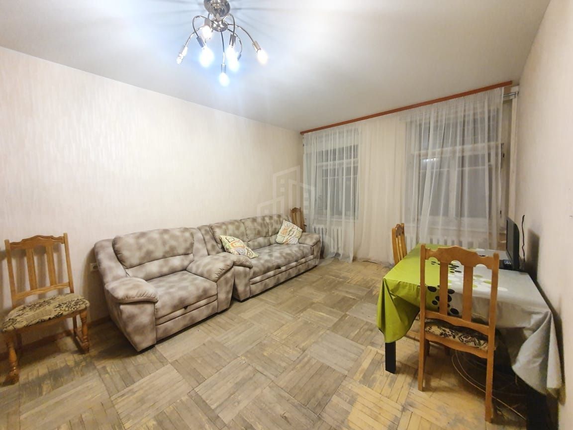 комната в Санкт-Петербурге по адресу: Джамбула пер., 2