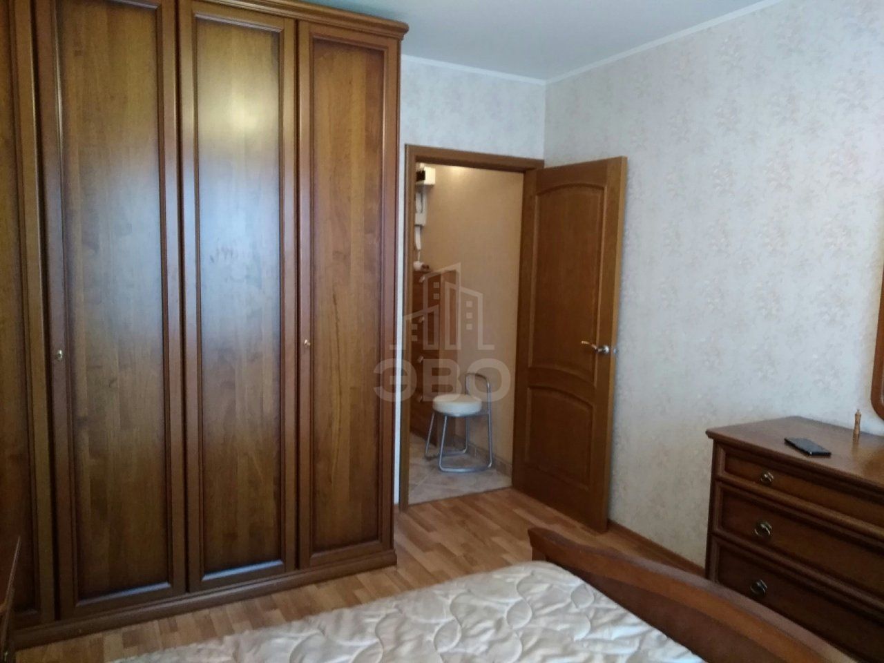 трехкомнатная квартира в Санкт-Петербурге по адресу: Маршала Казакова ул., 11