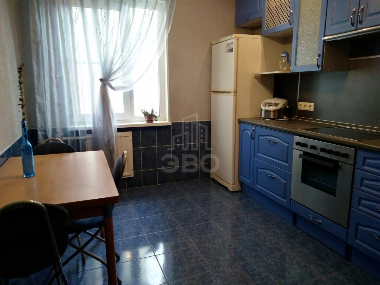 трехкомнатная квартира в Санкт-Петербурге по адресу: Маршала Казакова ул., 11