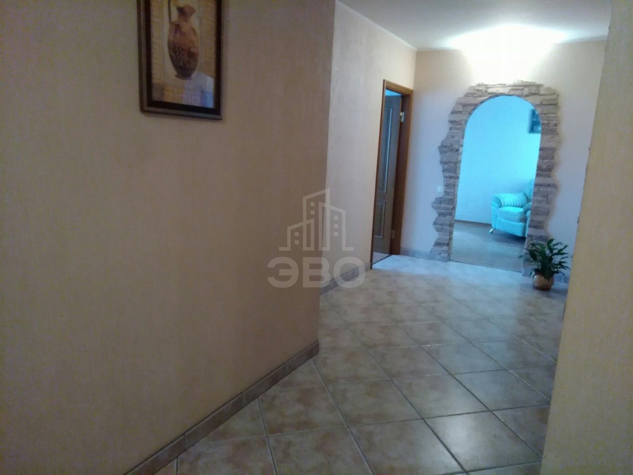 трехкомнатная квартира в Санкт-Петербурге по адресу: Маршала Казакова ул., 11