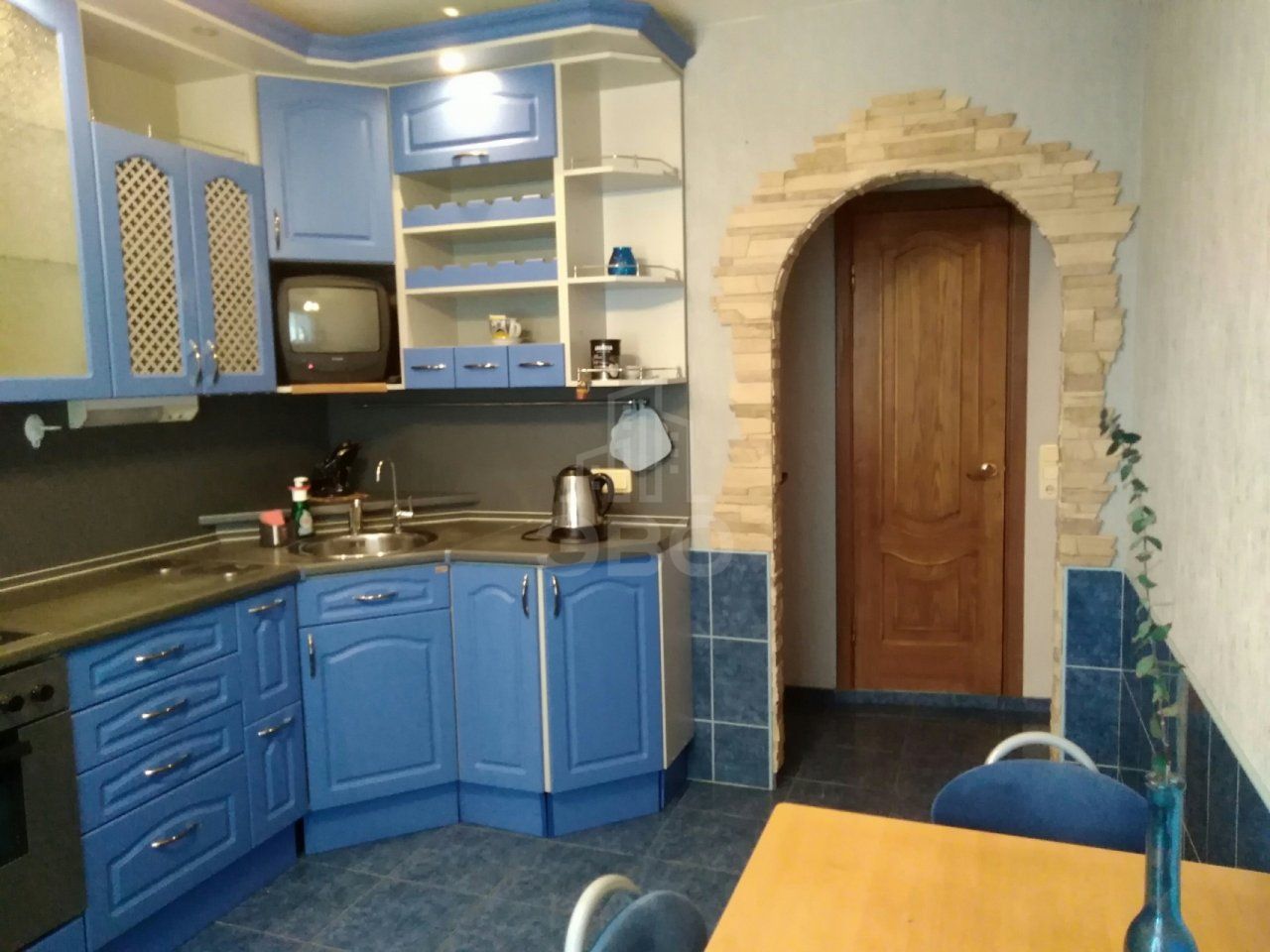 трехкомнатная квартира в Санкт-Петербурге по адресу: Маршала Казакова ул., 11