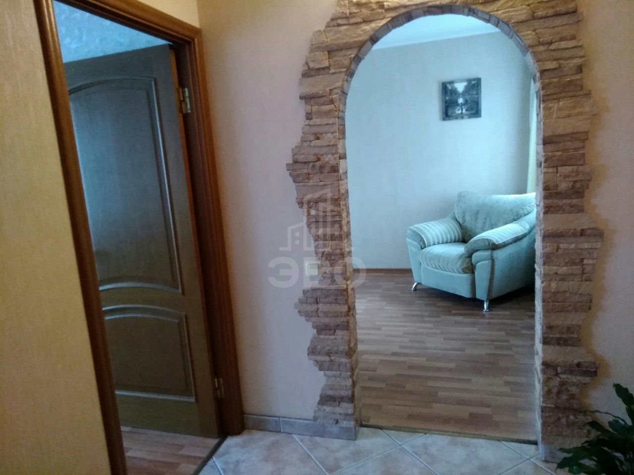 трехкомнатная квартира в Санкт-Петербурге по адресу: Маршала Казакова ул., 11