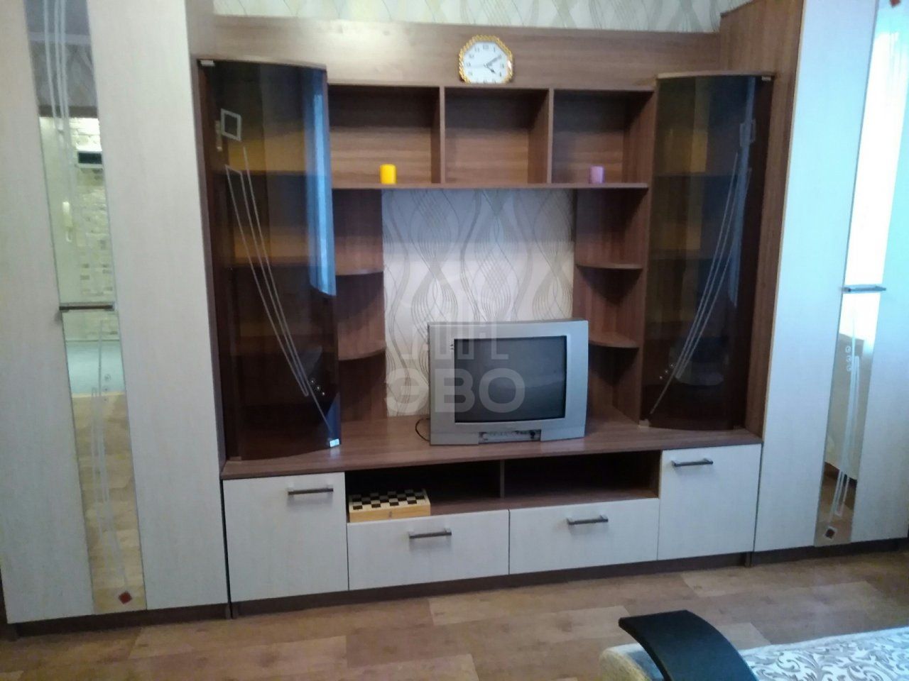 трехкомнатная квартира в Санкт-Петербурге по адресу: Пражская ул., 16