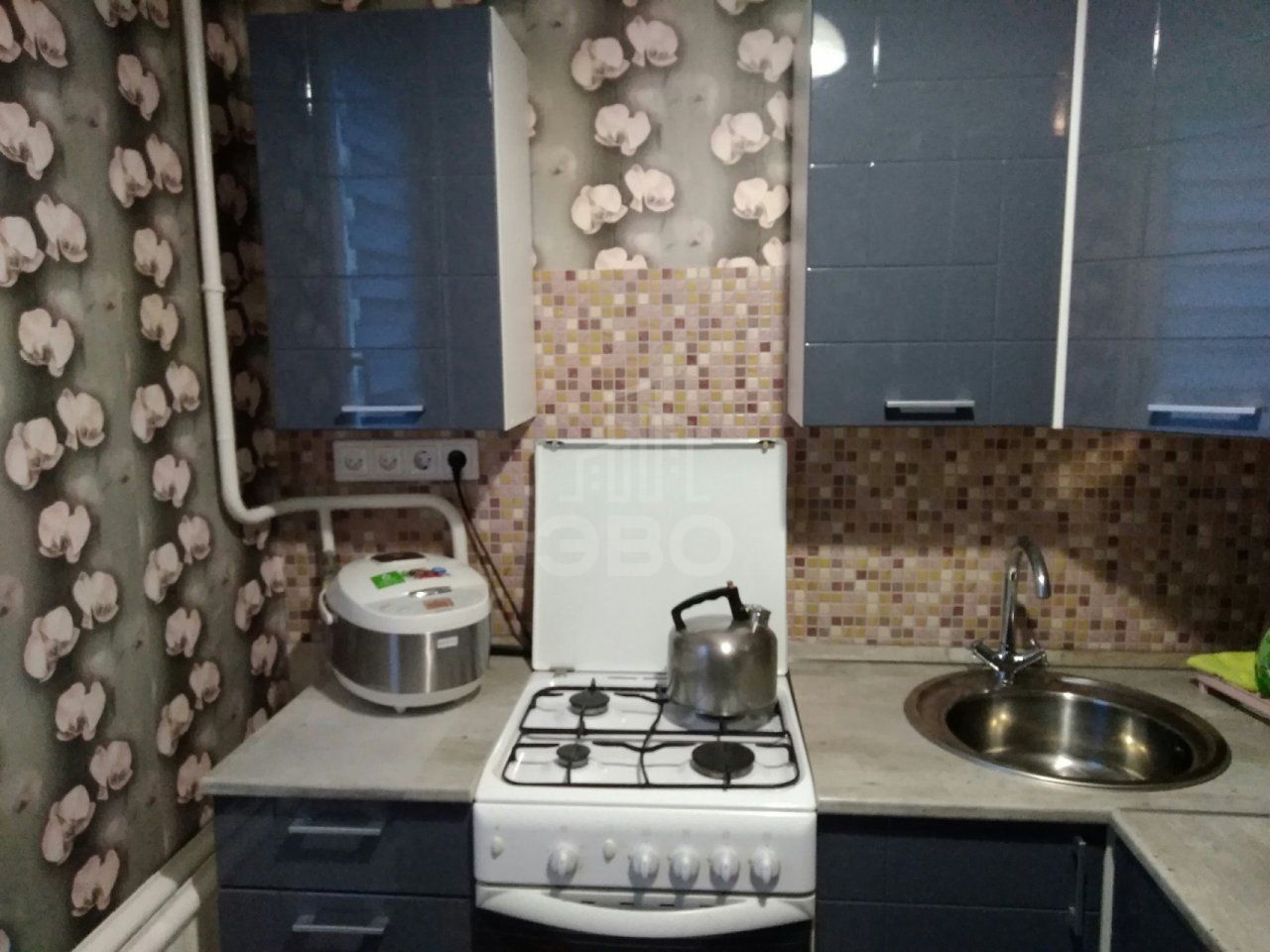 трехкомнатная квартира в Санкт-Петербурге по адресу: Пражская ул., 16