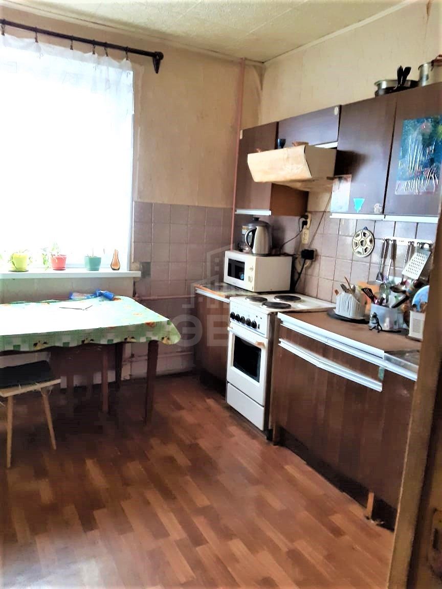 комната в Санкт-Петербурге по адресу: Школьная ул., 110, к 1