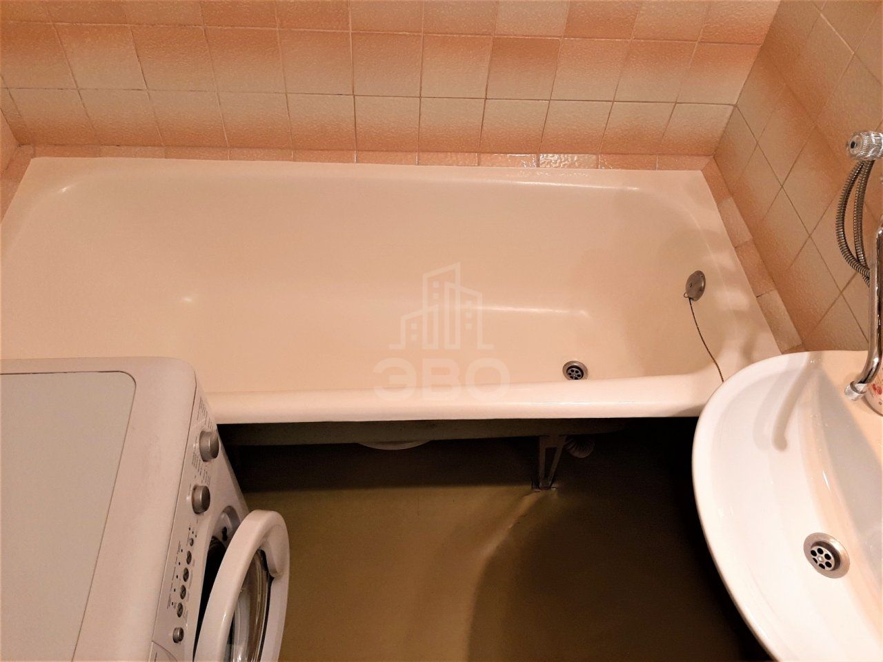 трехкомнатная квартира в Санкт-Петербурге по адресу: Королева проспект, 28