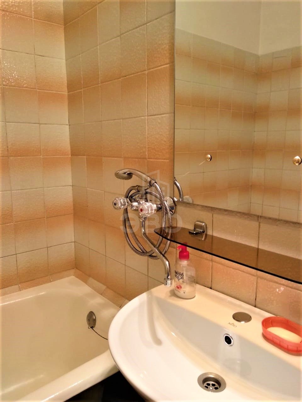 трехкомнатная квартира в Санкт-Петербурге по адресу: Королева проспект, 28