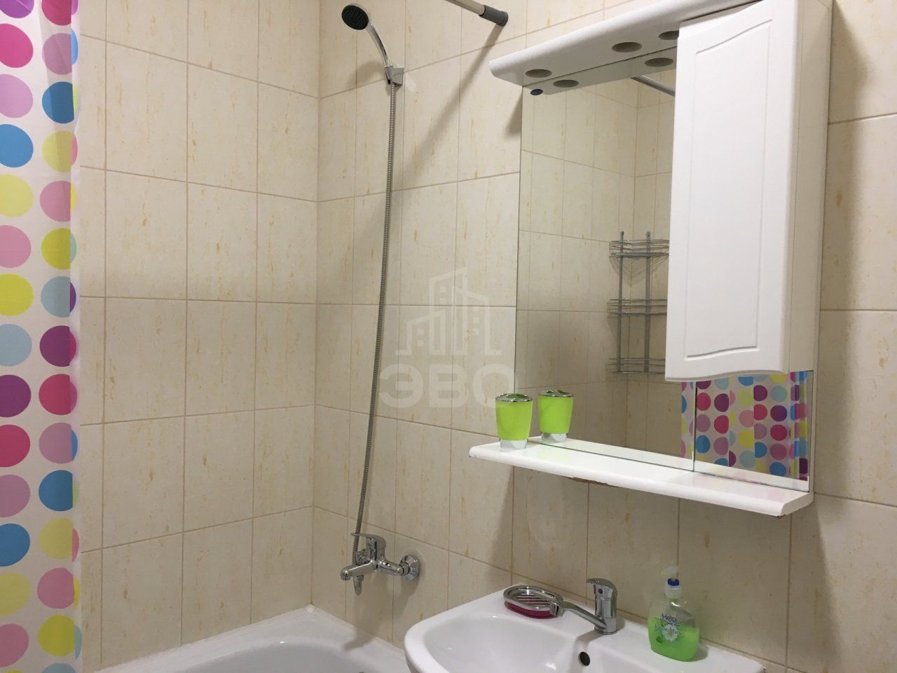 однокомнатная квартира в Санкт-Петербурге по адресу: Маршала Казакова ул., 70, к 1