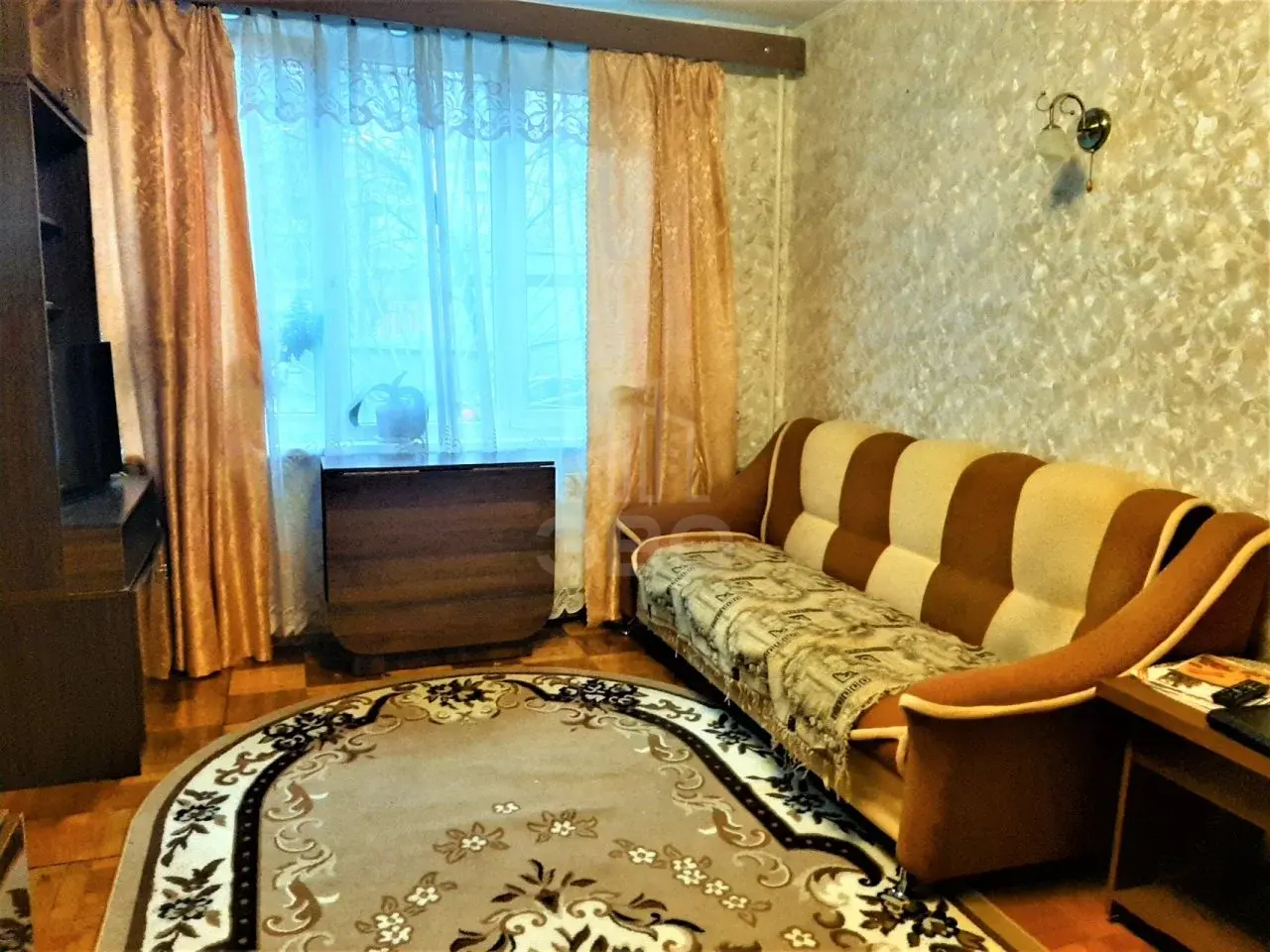 трехкомнатная квартира в Санкт-Петербурге по адресу: Ушинского ул., 23, к 1
