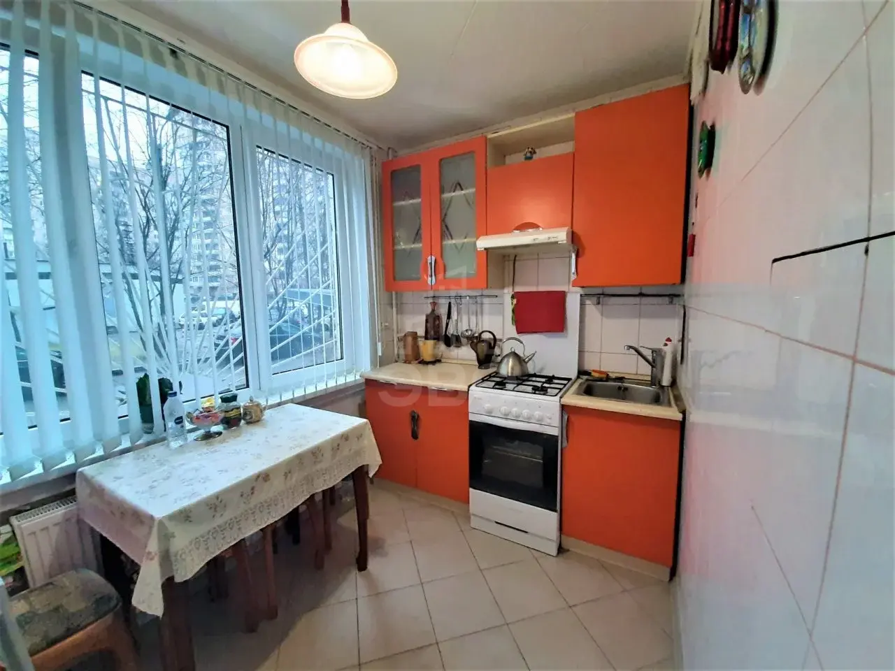 трехкомнатная квартира в Санкт-Петербурге по адресу: Ушинского ул., 23, к 1