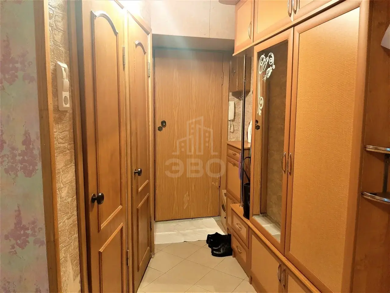 трехкомнатная квартира в Санкт-Петербурге по адресу: Ушинского ул., 23, к 1