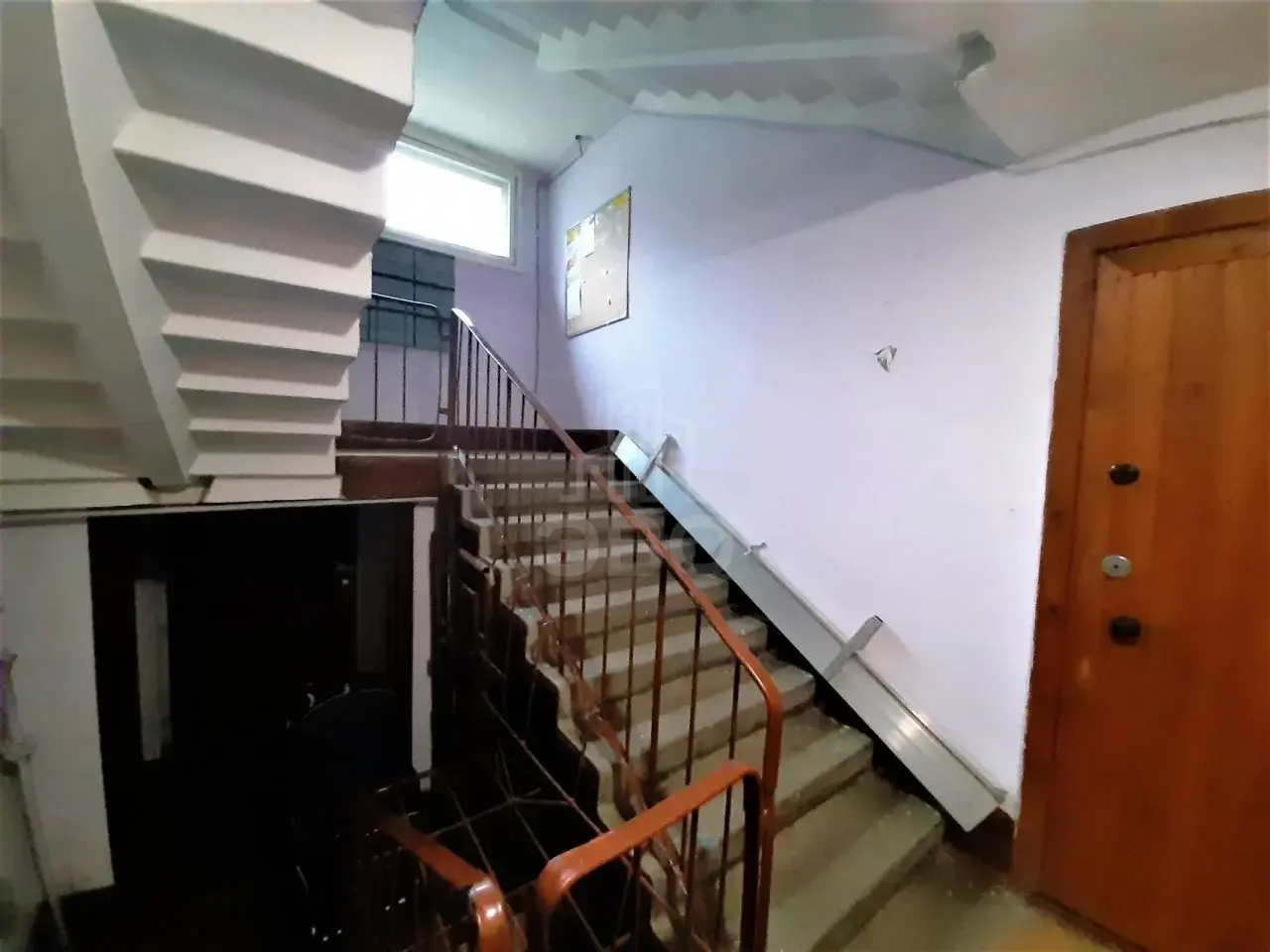 трехкомнатная квартира в Санкт-Петербурге по адресу: Ушинского ул., 23, к 1